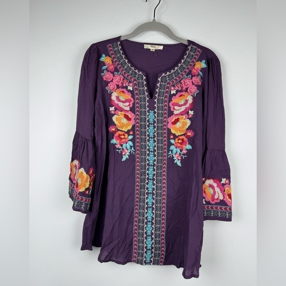 ANDREE by UNIT Purple Floral Embroidered 3/4 Bell Sleeve Split Neck Top Sz S